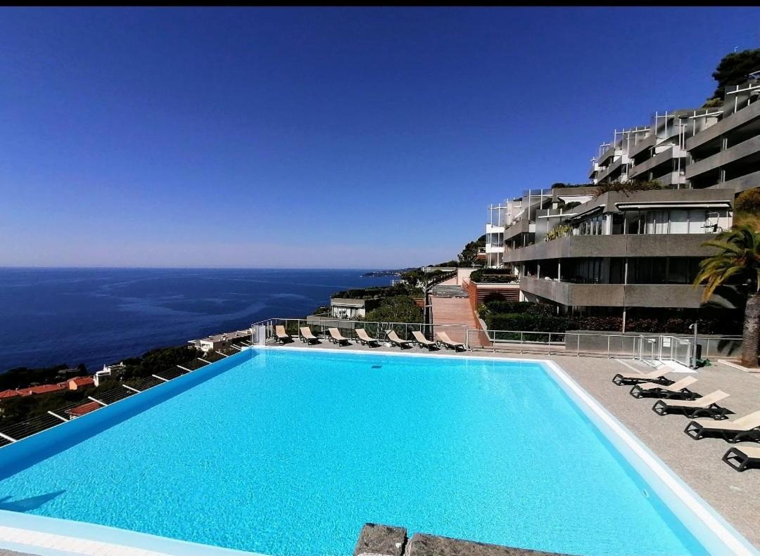 Appartement Loggia Vue Mer Panoramique, Piscine, Parking Cap-d'Ail Bagian luar foto